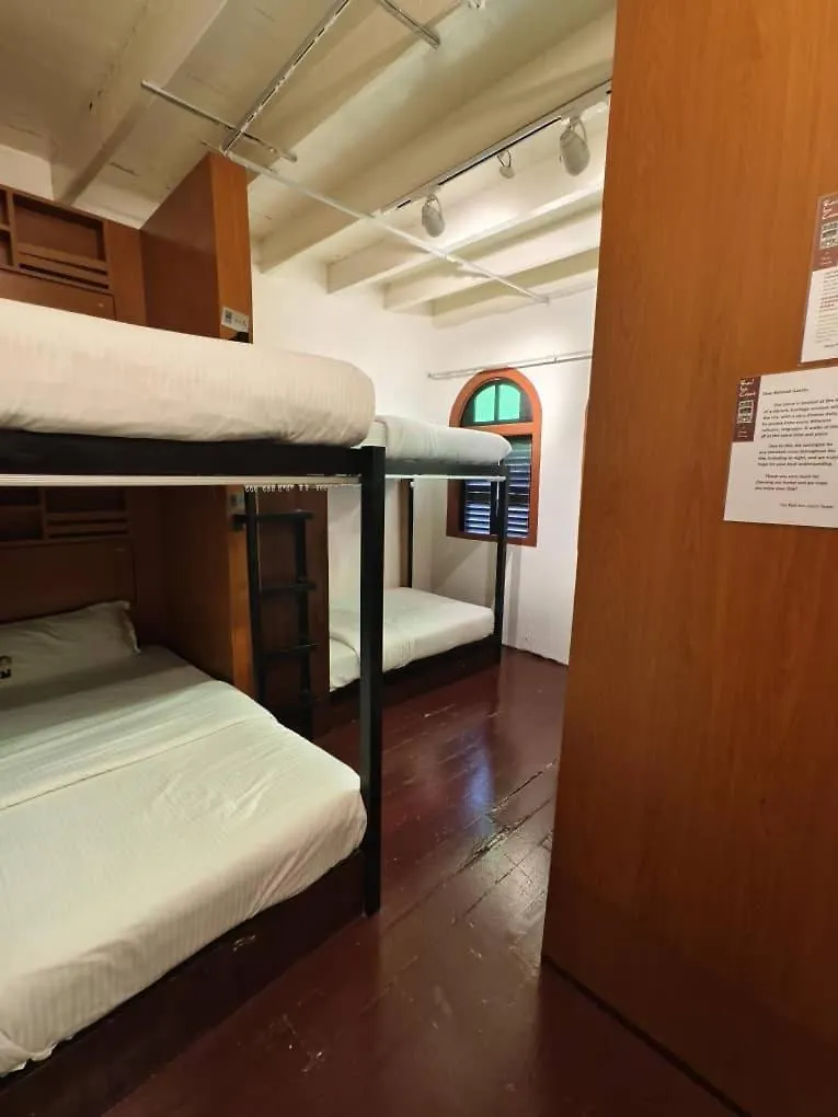 Red Inn Court George Town Hostel
