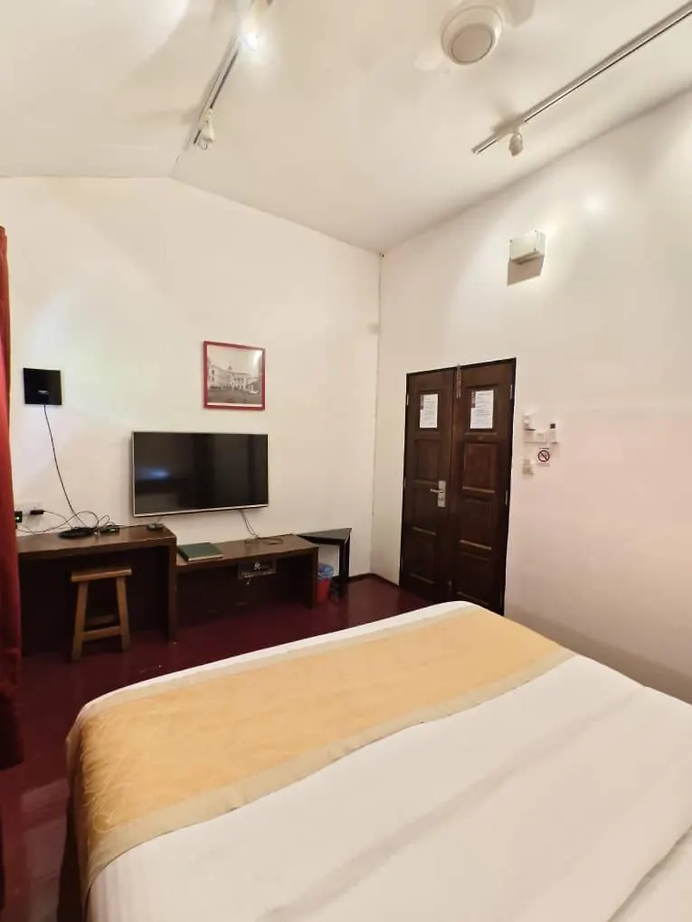 Red Inn Court George Town Hostel