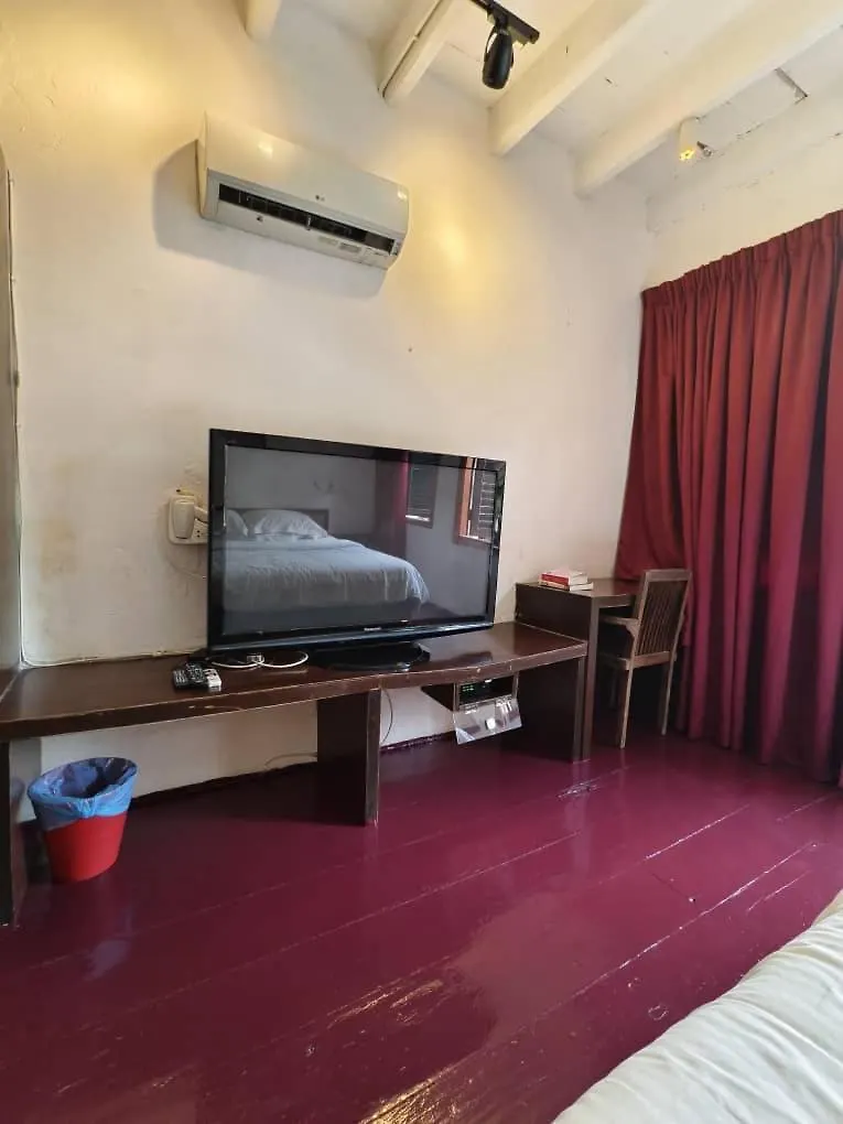 Red Inn Court George Town